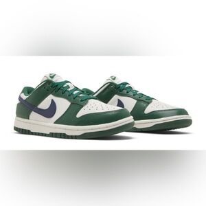 WMNS Dunk Low Gorge Green
